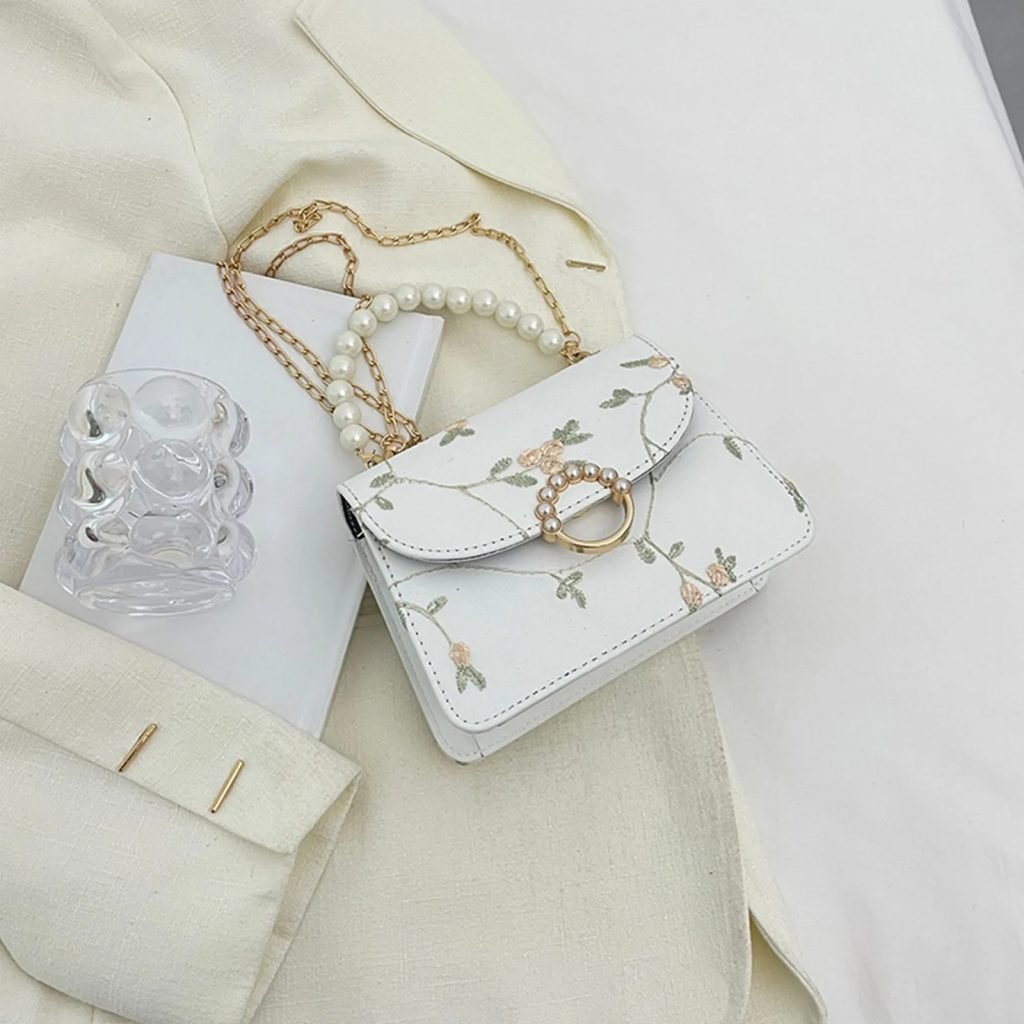 Women'S Fashion Chain One Shoulder Crossbody Non-Positioning Lace Embroidery Pearl Handbag Small Square Bag Bolsas Para Mujeres