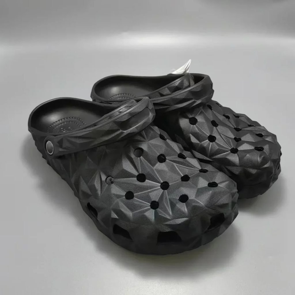 Durian Hole Slippers Perforated Shoes Men'S Women'S Shoes Fashionable Versatile Ligtweight And Non Slip Sports Beach Sadals