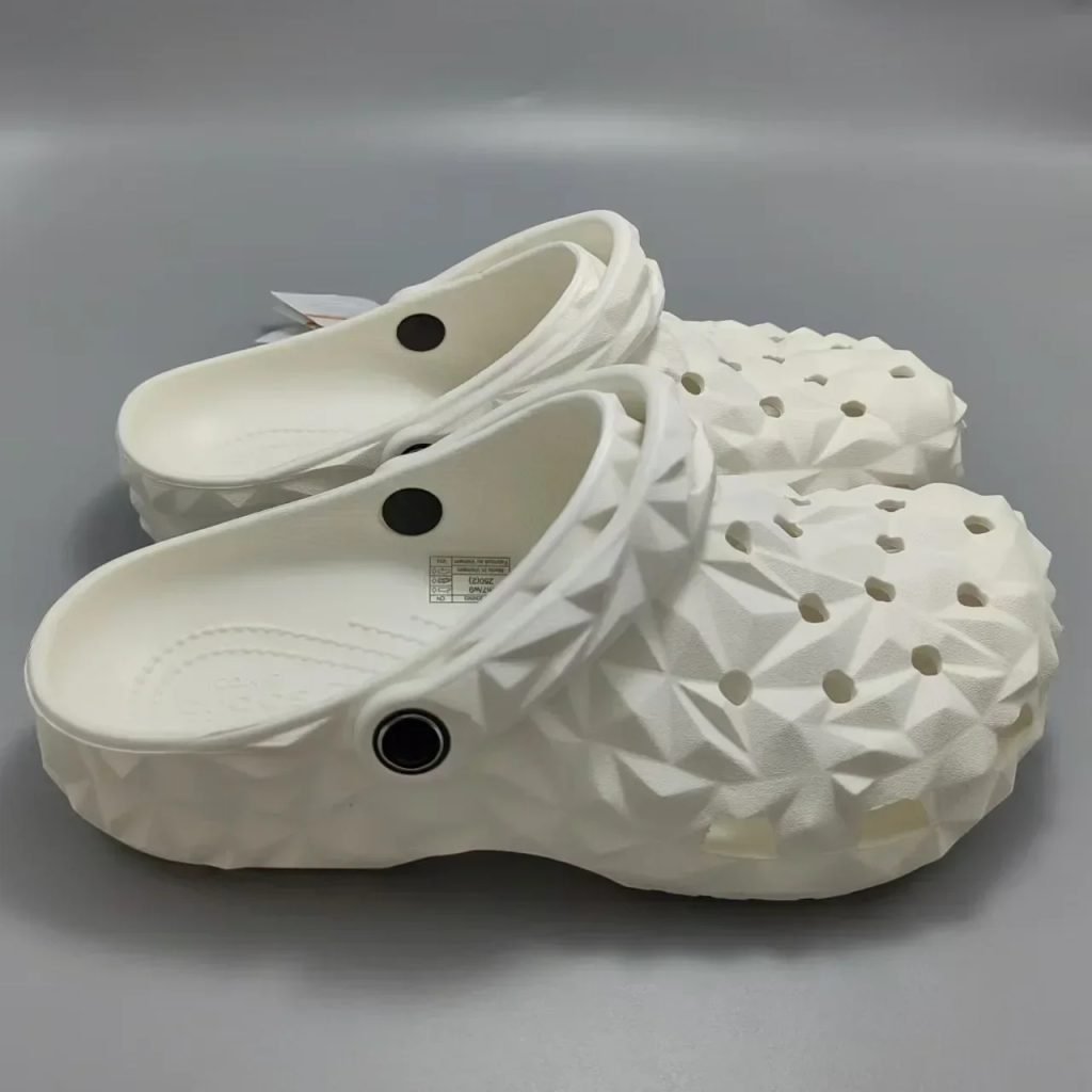 Durian Hole Slippers Perforated Shoes Men'S Women'S Shoes Fashionable Versatile Ligtweight And Non Slip Sports Beach Sadals