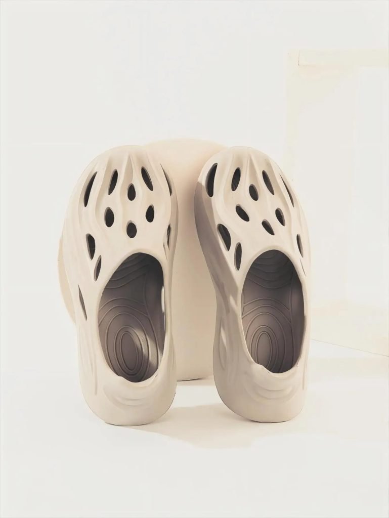 Men's Couple's Wading Clogs Summer Breathable Thick-Soled Non-Slip Beach Shoes for Men and Women Outdoor Soft-Soled Hole In-The-