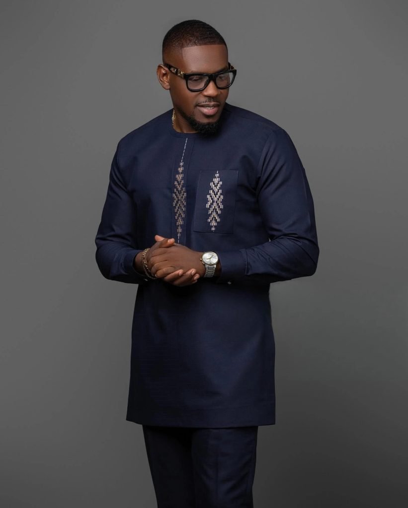 2024 New In Kaftan African Style Suits for Men 2 Piece Set Embroidered Shirts and Pants Traditional Luxury Suits for Men
