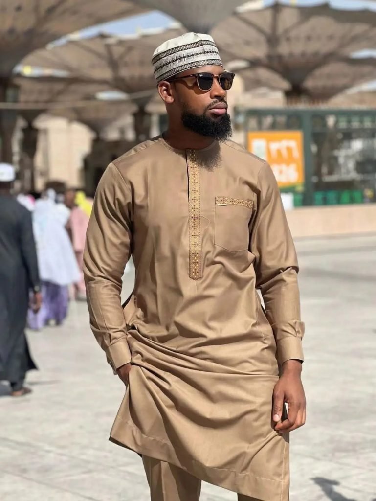 2024 New In Kaftan African Style Suits for Men 2 Piece Set Embroidered Shirts and Pants Traditional Luxury Suits for Men