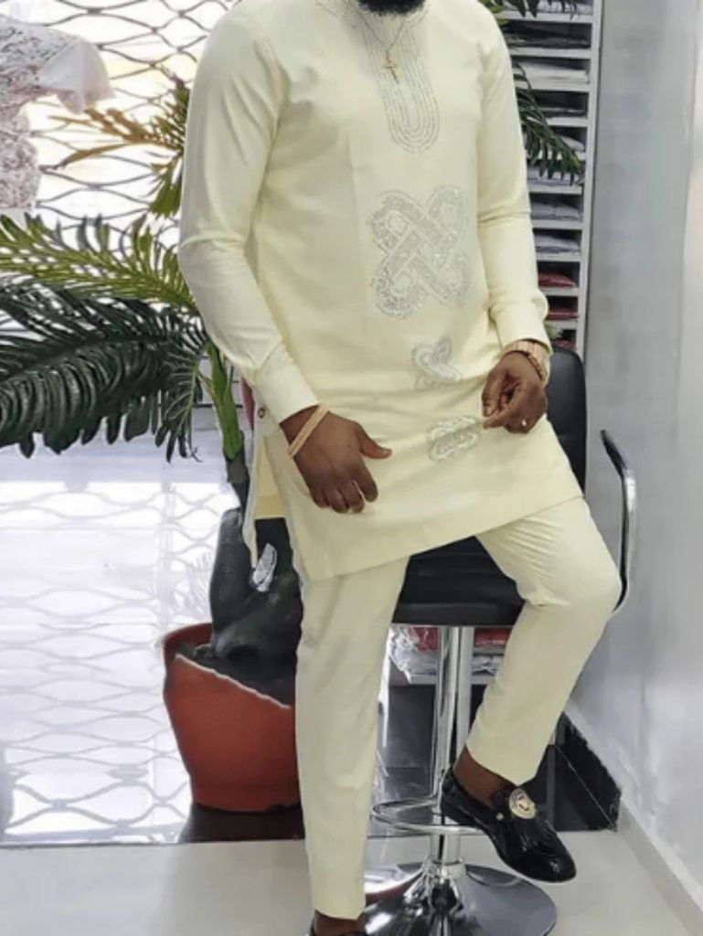 2024 New In Kaftan African Style Suits for Men 2 Piece Set Embroidered Shirts and Pants Traditional Luxury Suits for Men