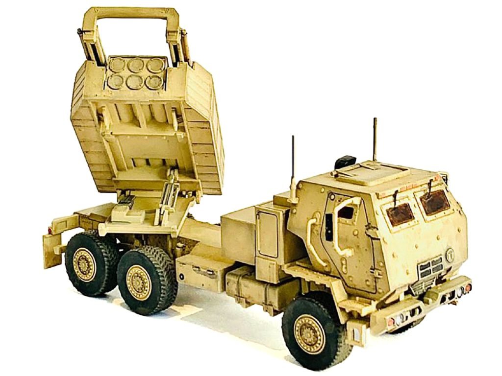 United States M142 High Mobility Artillery Rocket System (HIMARS) Desert Camo “NEO Dragon Armor” Series 1/72 Plastic Model by Dragon Models