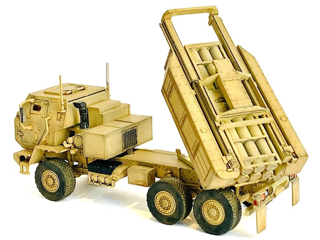 United States M142 High Mobility Artillery Rocket System (HIMARS) Desert Camo “NEO Dragon Armor” Series 1/72 Plastic Model by Dragon Models