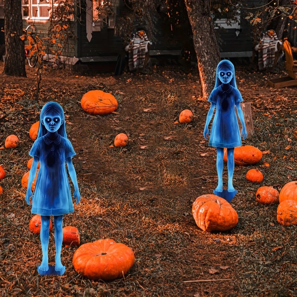 Halloween little girl metal garden post  –  Horror little girl courtyard post  –  Halloween little girl ghost post