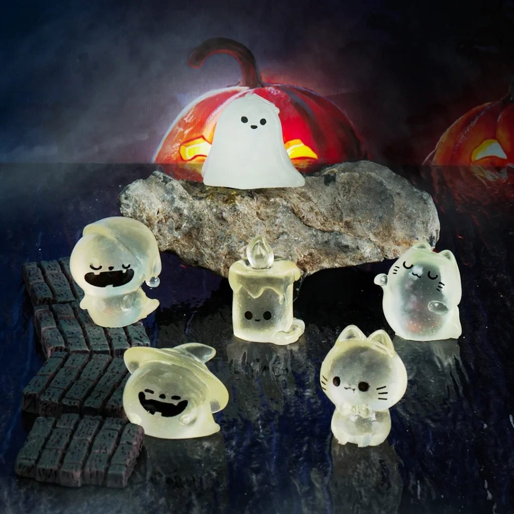 6PCs Luminous Micro Miniature Halloween Pumpkin Ghost Bat Skull Glowing Action Figure DIY Gift Festival Home Haunted Party Decor