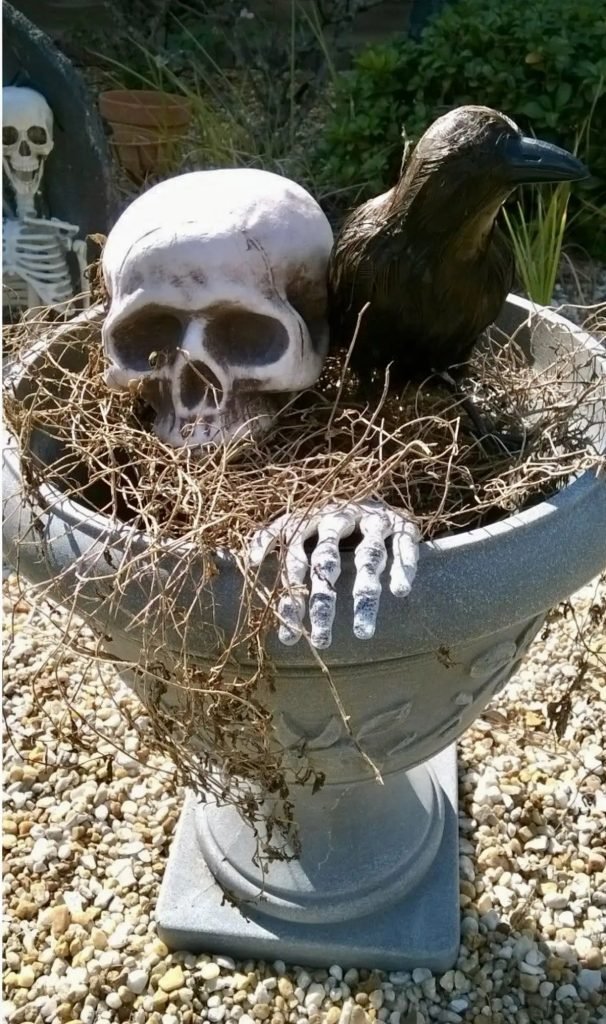 Halloween decor Skeleton Stakes Halloween Realistic Skull Skeleton Head Human Hand Arms for Halloween Party Home Garden Lawn