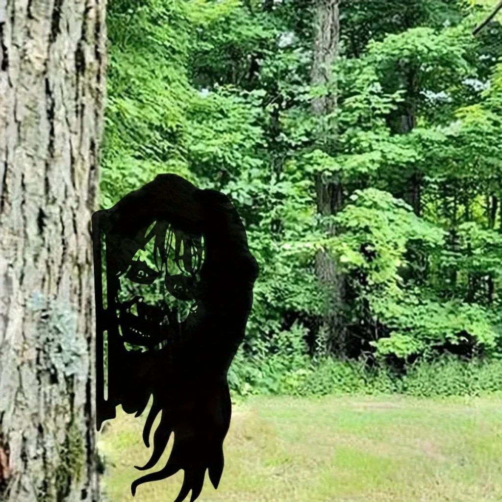 Gothic Witch Metal Wall Art | Macabre Iron Decor with Peep Hole Design | Spooky Halloween Ornament | Halloween & Christmas Gift