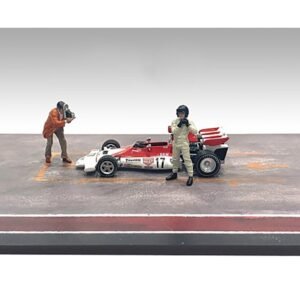 "Race Day" Two Diecast Figures Set 2 for 1/43 Scale Models by American Diorama