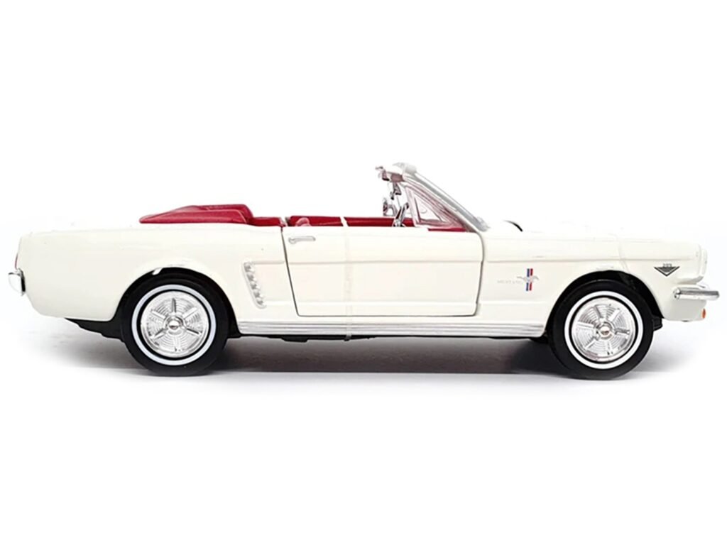 1964 1/2 Ford Mustang Convertible White with Red Interior James Bond 007 “Goldfinger” (1964) Movie “James Bond Collection” Series 1/24 Diecast Model Car by Motormax