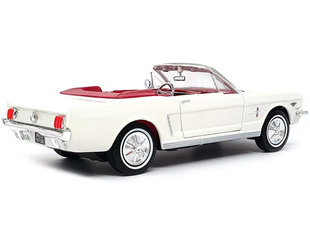 1964 1/2 Ford Mustang Convertible White with Red Interior James Bond 007 “Goldfinger” (1964) Movie “James Bond Collection” Series 1/24 Diecast Model Car by Motormax