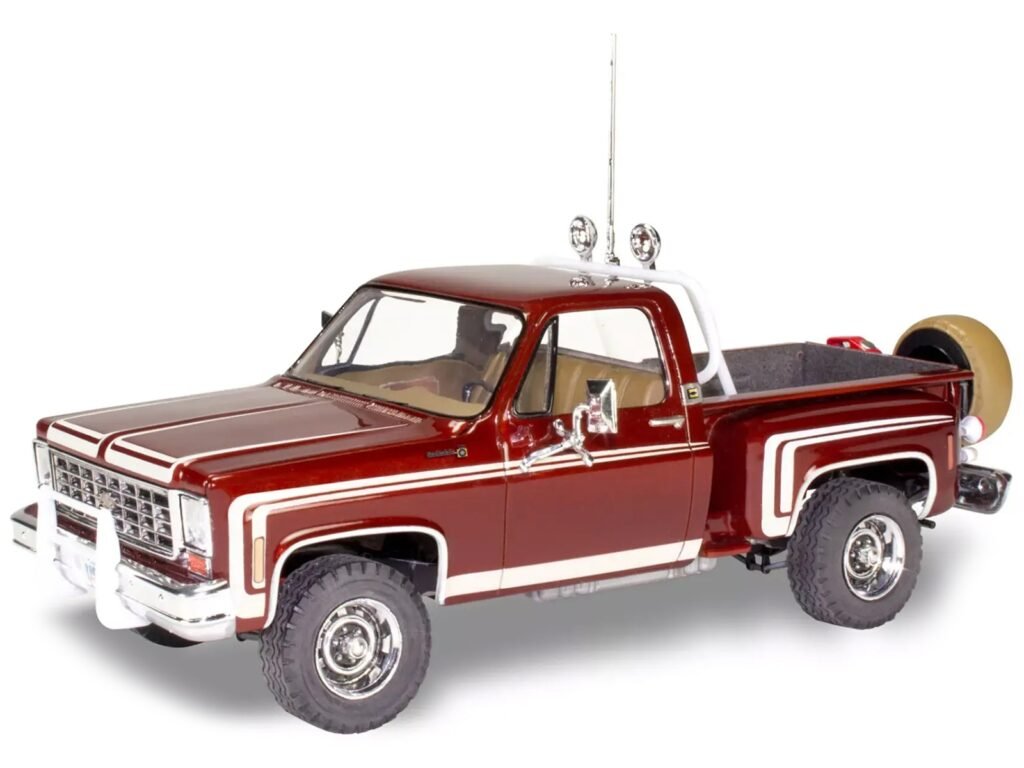 Level 4 Model Kit 1976 Chevrolet Sports Stepside 4×4 Pickup Truck 1/24 Scale Model by Revell
