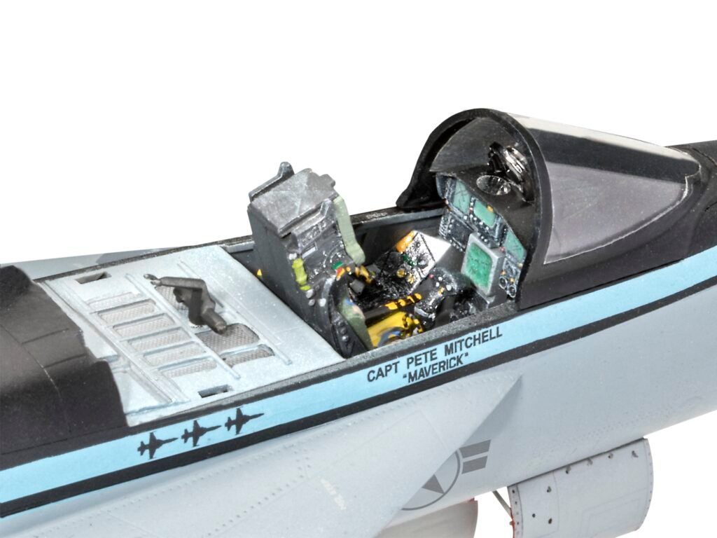 Level 5 Model Kit Maverick’s F/A-18E Super Hornet Jet “Top Gun: Maverick” (2022) Movie 1/48 Scale Model by Revell