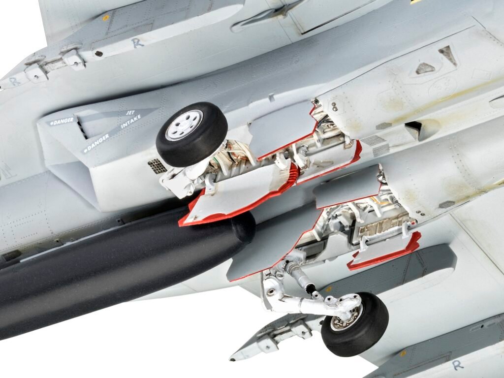 Level 5 Model Kit Maverick’s F/A-18E Super Hornet Jet “Top Gun: Maverick” (2022) Movie 1/48 Scale Model by Revell