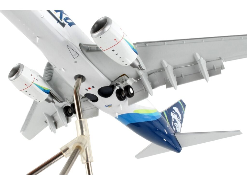 Boeing 737-700BDSF Commercial Aircraft with Flaps Down “Alaska Air Cargo” White with Blue Tail “Gemini 200” Series 1/200 Diecast Model Airplane by GeminiJets