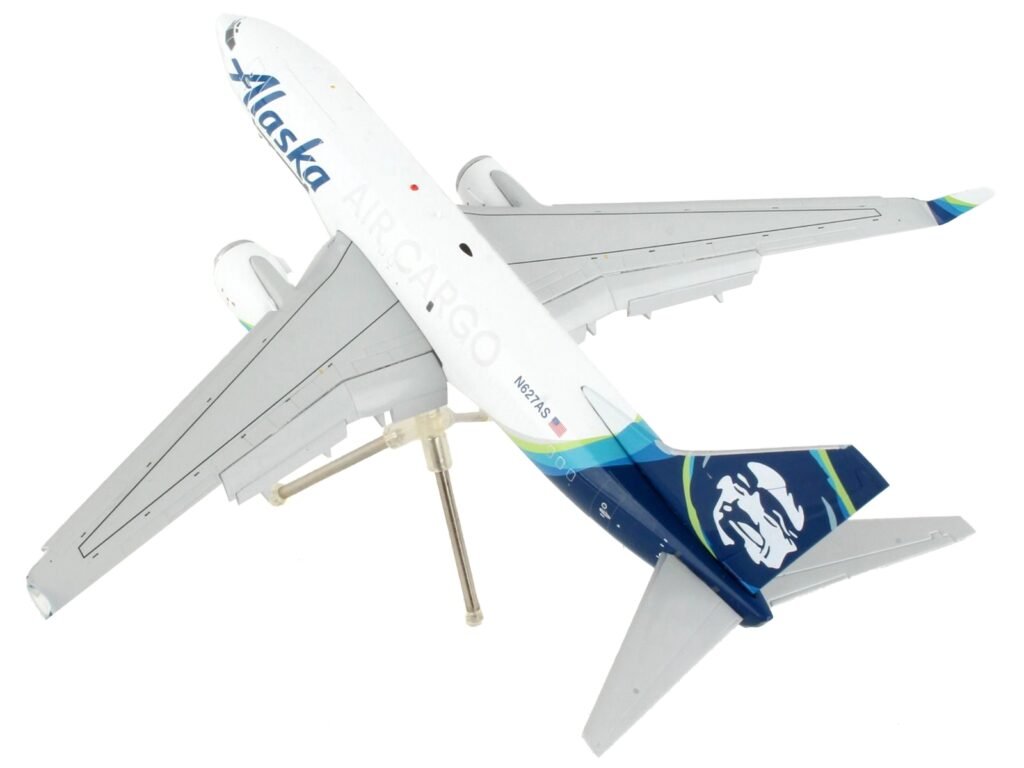 Boeing 737-700BDSF Commercial Aircraft with Flaps Down “Alaska Air Cargo” White with Blue Tail “Gemini 200” Series 1/200 Diecast Model Airplane by GeminiJets