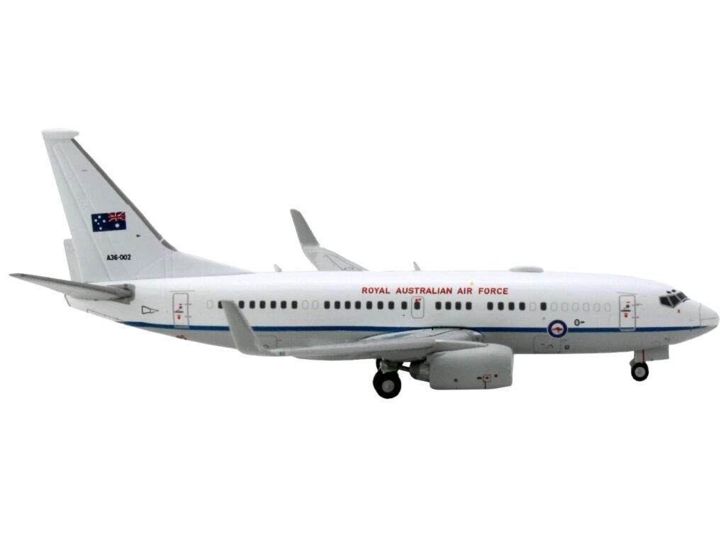 Boeing 737-700 Aircraft “Royal Australian Air Force” (A36-002) White with Blue Stripes “Gemini Macs” Series 1/400 Diecast Model Airplane by GeminiJets