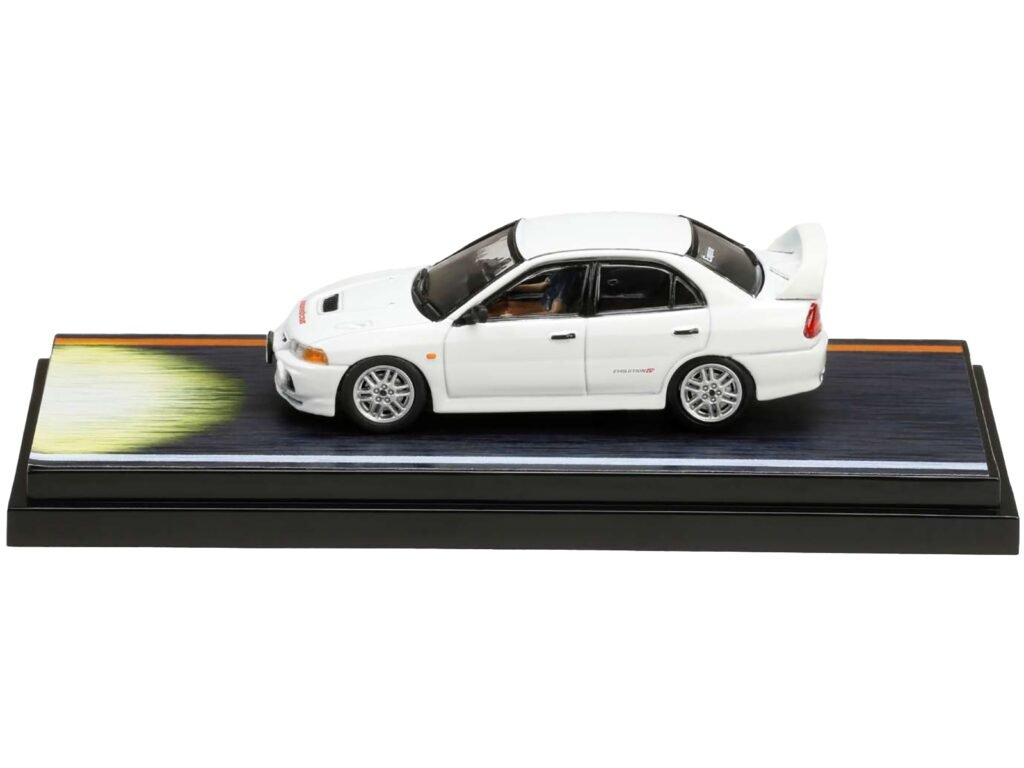 Mitsubishi Lancer RS Evolution IV RHD (Right Hand Drive) White “Monstar” with Seiji Iwaki Driver Figure “Initial D” (1995-2013) Manga 1/64 Diecast Model Car by Hobby Japan
