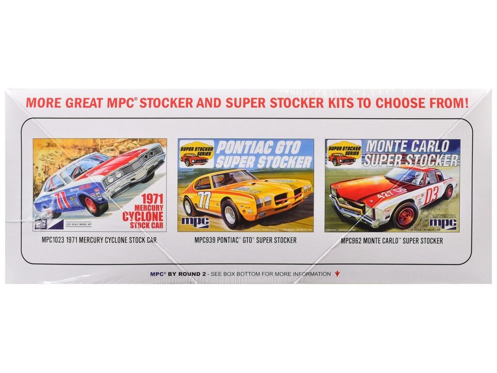 Skill 2 Model Kit 1972 Ford Torino Stock Car “Bobby Isaac” 1/25 Scale Model by MPC